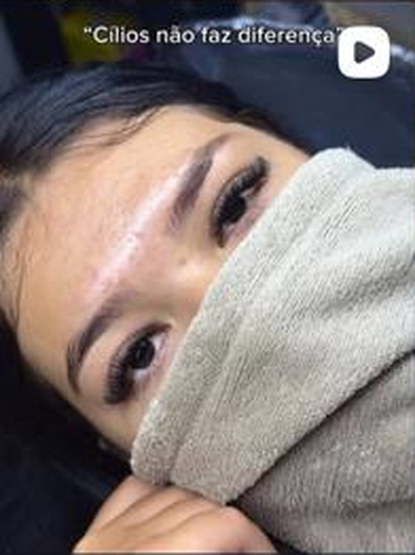 Trabalho de extensão de cílios realizado pela MV Lash Beauty — foto 1
